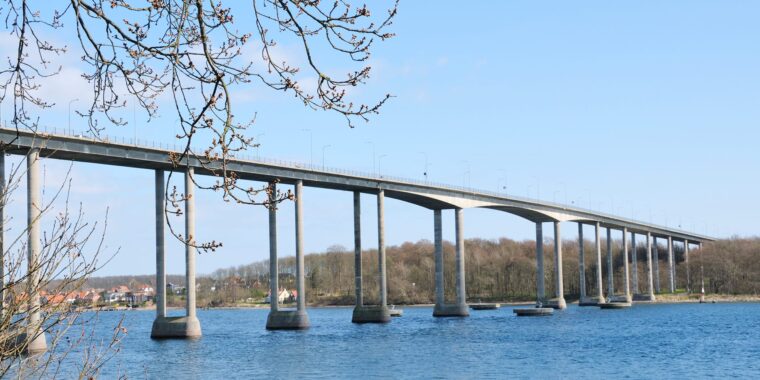 Svendborgsund broen hj. side billede